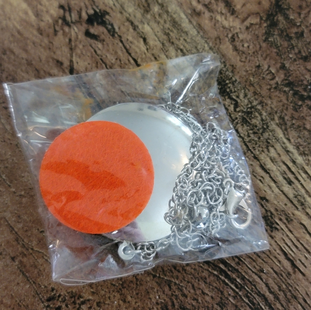 Essential Oil Diffuser Necklace - Picture 2 of 2